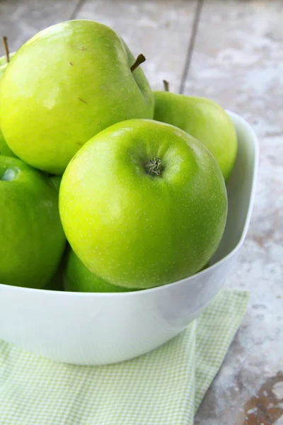 Stylowe granny smith jabłko — Zdjęcie stockowe