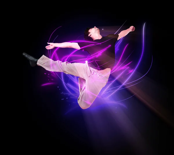 スタイリッシュなモダン ・ バレエ ダンサーの 3 をジャンプ — ストック写真