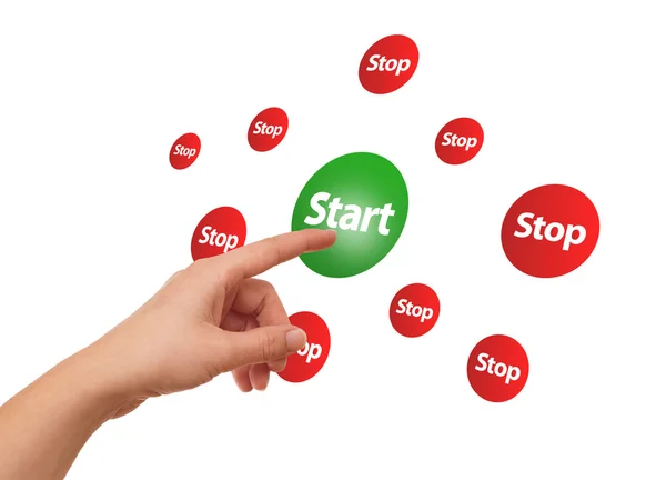 Hand att trycka på start-knappen — Stockfoto