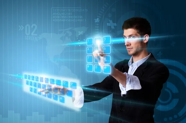 Человек нажимает современные кнопки сенсорного экрана с голубой технологией — стоковое фото