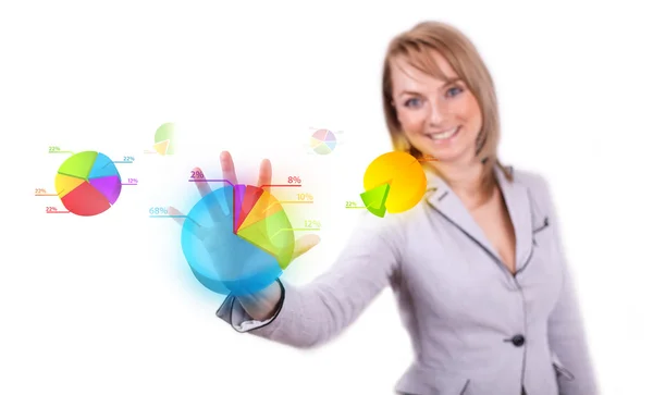 Affärskvinna hand trycka på cirkeldiagramknappen — Stockfoto