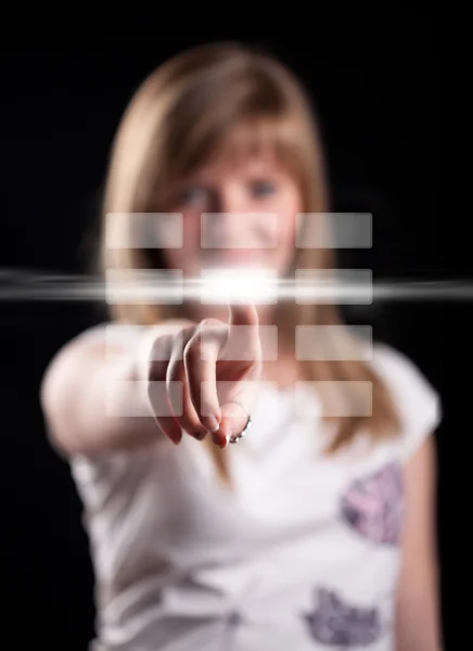 Kobieta ręka naciśnięcie cyfrowego przycisku — Zdjęcie stockowe