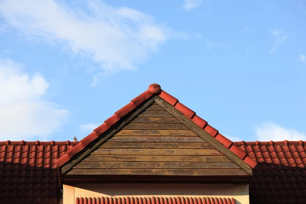 Nowoczesny dom dach przód — Zdjęcie stockowe