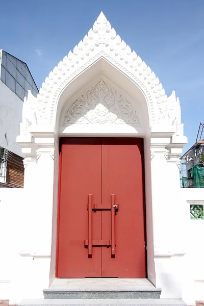 Ușa templului thailandez — Fotografie, imagine de stoc
