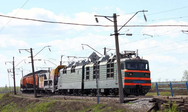 Zelená elektrická lokomotiva — Stock fotografie