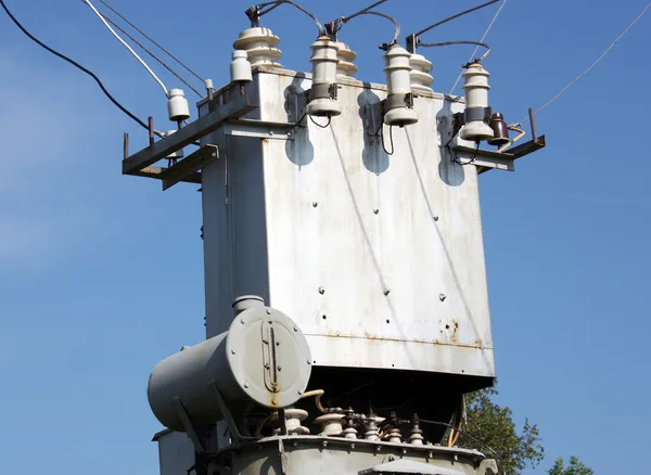 De elektrische transformator — Stockfoto