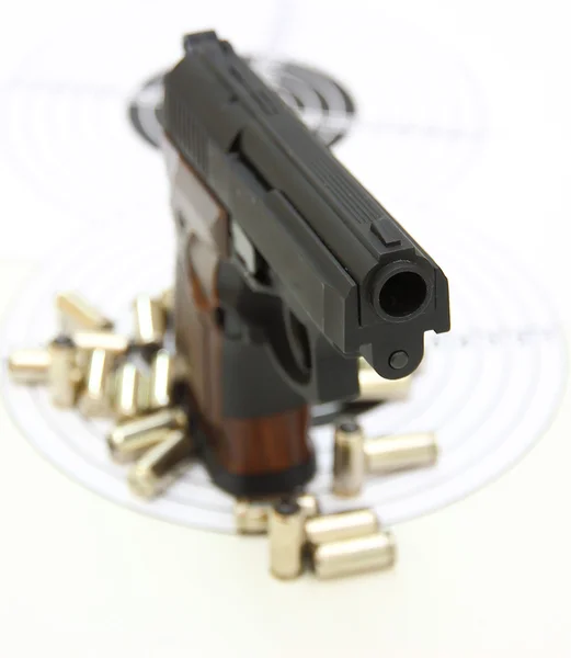 Pistol med brunt handtag — Stockfoto