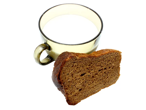 Süt ile siyah ekmek — Stok fotoğraf