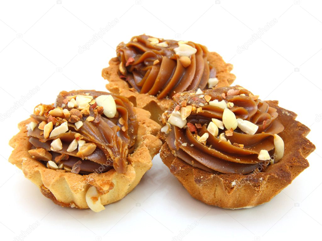 Pie a basket with chocolate condensed milk and nuts