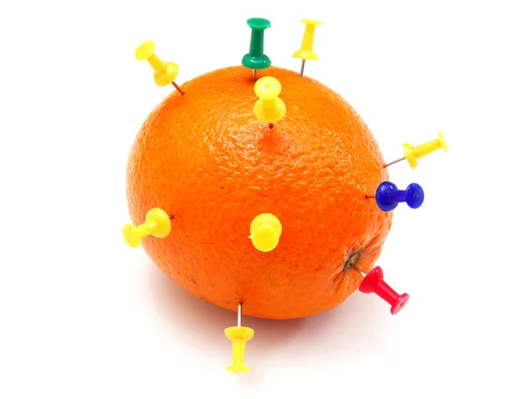 Ізольовані барвисті офісні шпильки тягнуть в апельсин — стокове фото