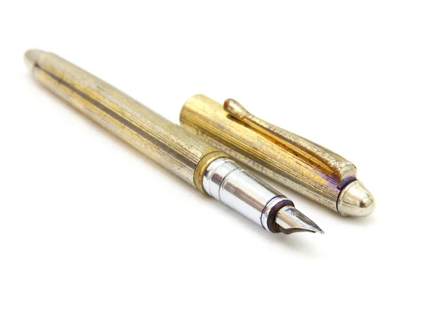 Vieux stylo plume isolé sur fond blanc — Photo