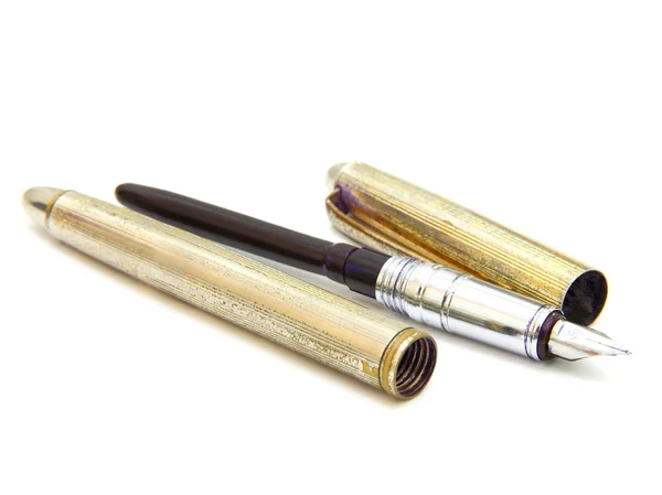 Antiga caneta-tinteiro isolada no fundo branco — Fotografia de Stock