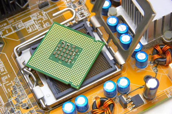 Processor op de systeemkaart van de computer — Stockfoto