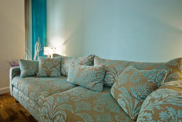 驚くほどのデザイナーのソファ — ストック写真