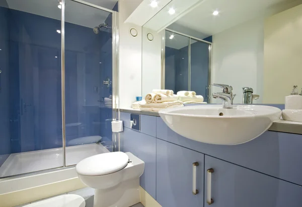 Blue bathroom — Stock Photo, Image