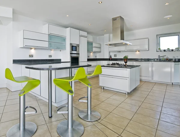 Amazing penthouse kitchen — Stock Photo, Image