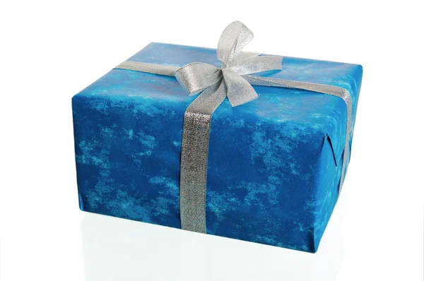 Flerfärgad lådor med gåvor, det är isolerade på vit — Stockfoto