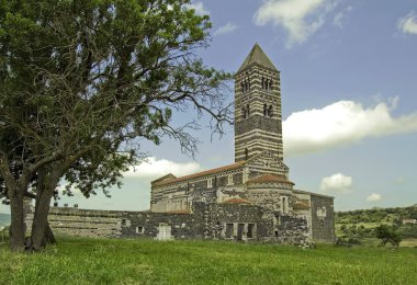 Saccargia è un'abbazia romanico-pisana all'entrata di Sassari, Codrongianos.