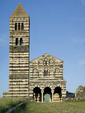 Saccargia è un'abbazia romanico-pisana all'entrata di Sassari, Codrongianos.