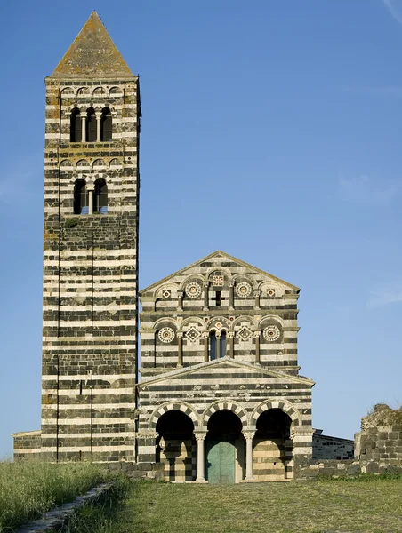 Saccargia è un'abbazia romanico-pisana all'entrata di Sassari, Codrongianos.