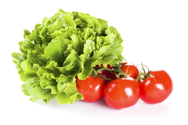 Färska Tomater Och Sallat Isolerade Över Vit Bakgrund — Stockfoto