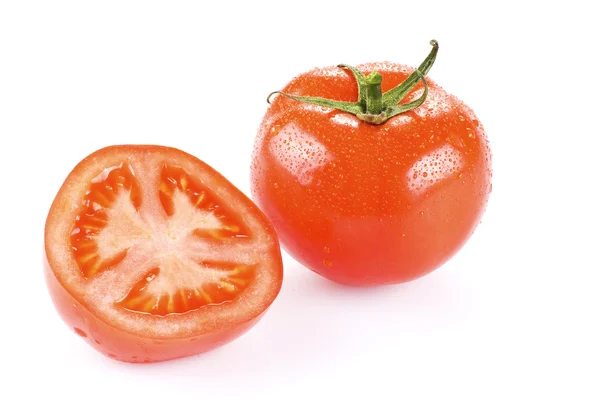 Färska Tomater Med Hälften Över Vit Bakgrund — Stockfoto