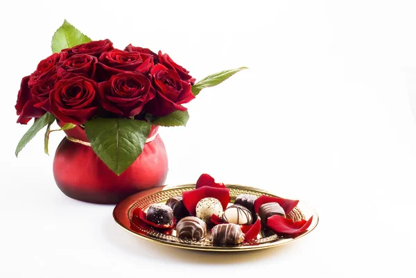 Σοκολάτες και τριαντάφυλλα — Φωτογραφία Αρχείου