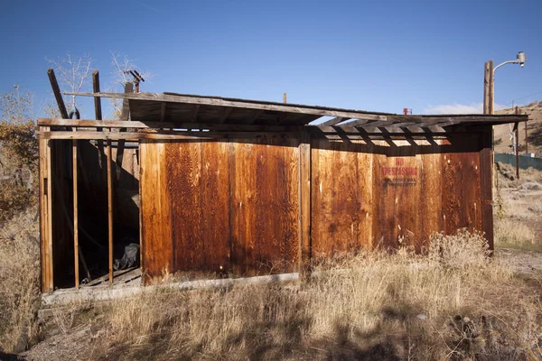 Gamla övergivna shack — Stockfoto
