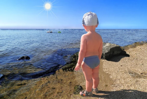 A little boy on the beach — Stock Photo, Image