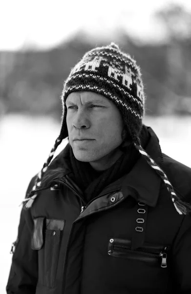 Black and white man in winter — Stock Photo, Image