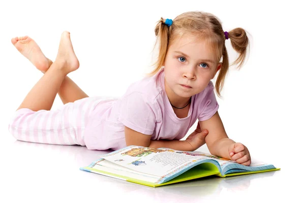 Beautiful girl reading a book — Stock Photo, Image