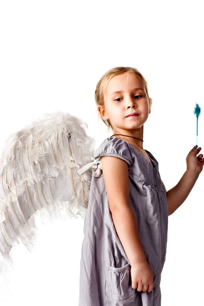 Красивая девушка с крыльями ангела — стоковое фото