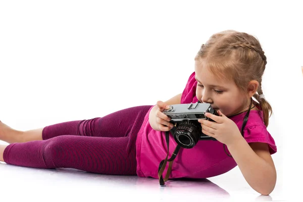 Mooi Meisje Spelen Een Fotograaf Geïsoleerd Wit — Stockfoto