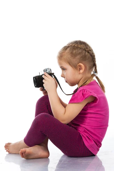 Όμορφη Κοπέλα Που Παίζει Ένας Φωτογράφος Που Απομονώνονται Λευκό — Φωτογραφία Αρχείου