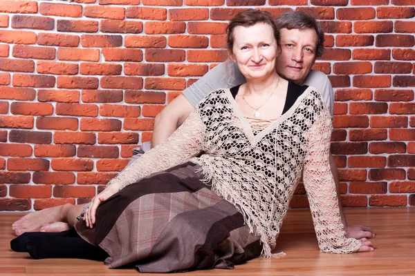 Gelukkig senioren verliefde paar — Stockfoto
