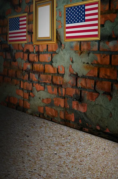 Bandiera USA su sfondo vecchio muro di mattoni — Foto Stock