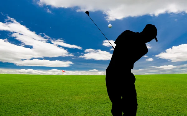 Golfbaan Onder Blauwe Hemel — Stockfoto