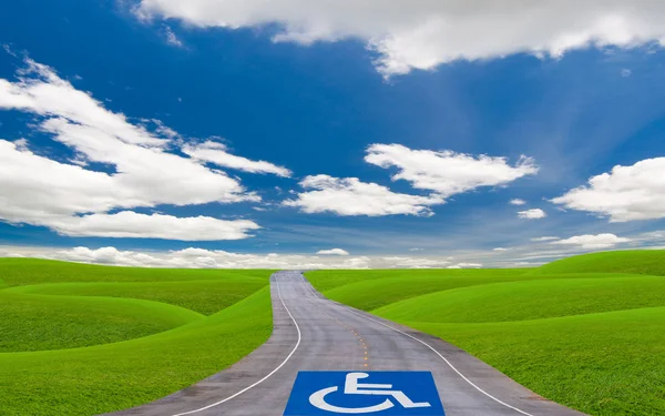 Handicap Manier Onder Blauwe Hemel — Stockfoto