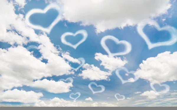 White heart on the blue sky — Stock Photo, Image