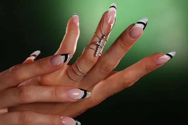 Güzel tırnaklar ve parmak — Stok fotoğraf