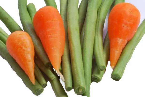 Groene bonen en wortelen — Stockfoto