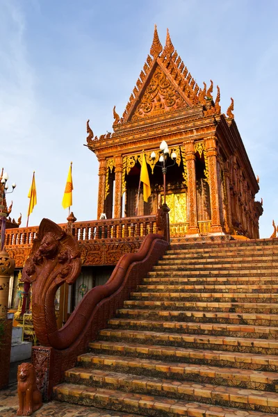 Thailändische Tempelkirche — Stockfoto