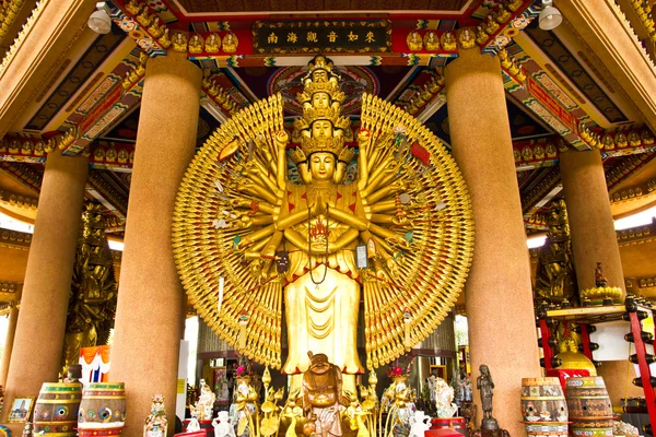 Statue de bouddha de dix mille mains — Photo