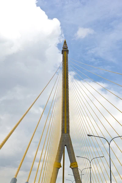 巨大な橋のケーブル — ストック写真