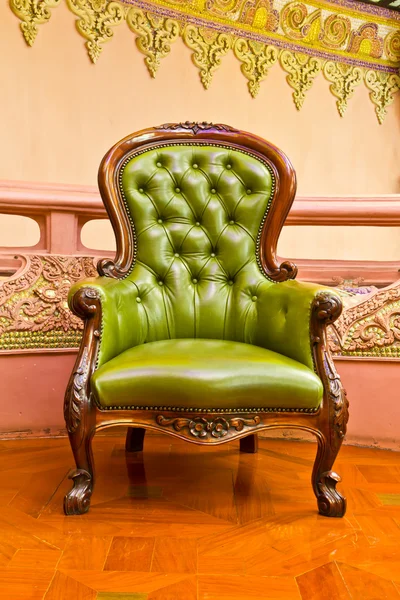 Green leather armchair — Stock Photo, Image