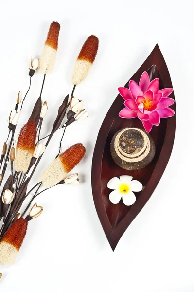 Beautiful flower with wooden leaf tray — Stock Photo, Image