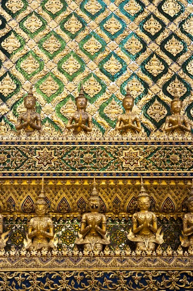 Krásná stěna v thajské paláci — Stock fotografie