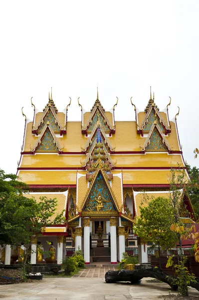 Modern temple with yellow roof — Stock Photo, Image