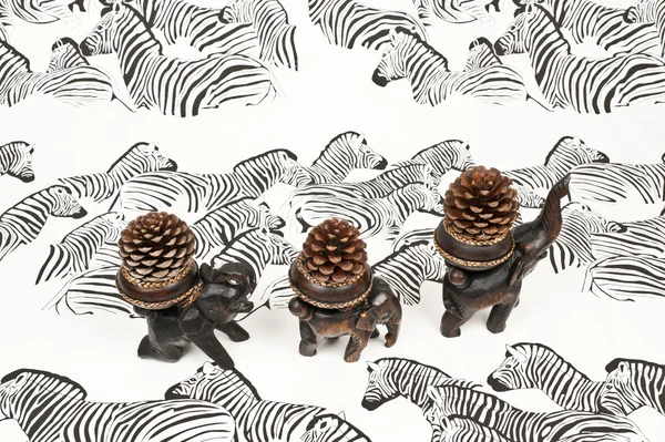 Zebra e elefante — Fotografia de Stock