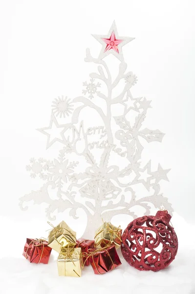 Vánoční stromeček a dárkové krabice — Stock fotografie